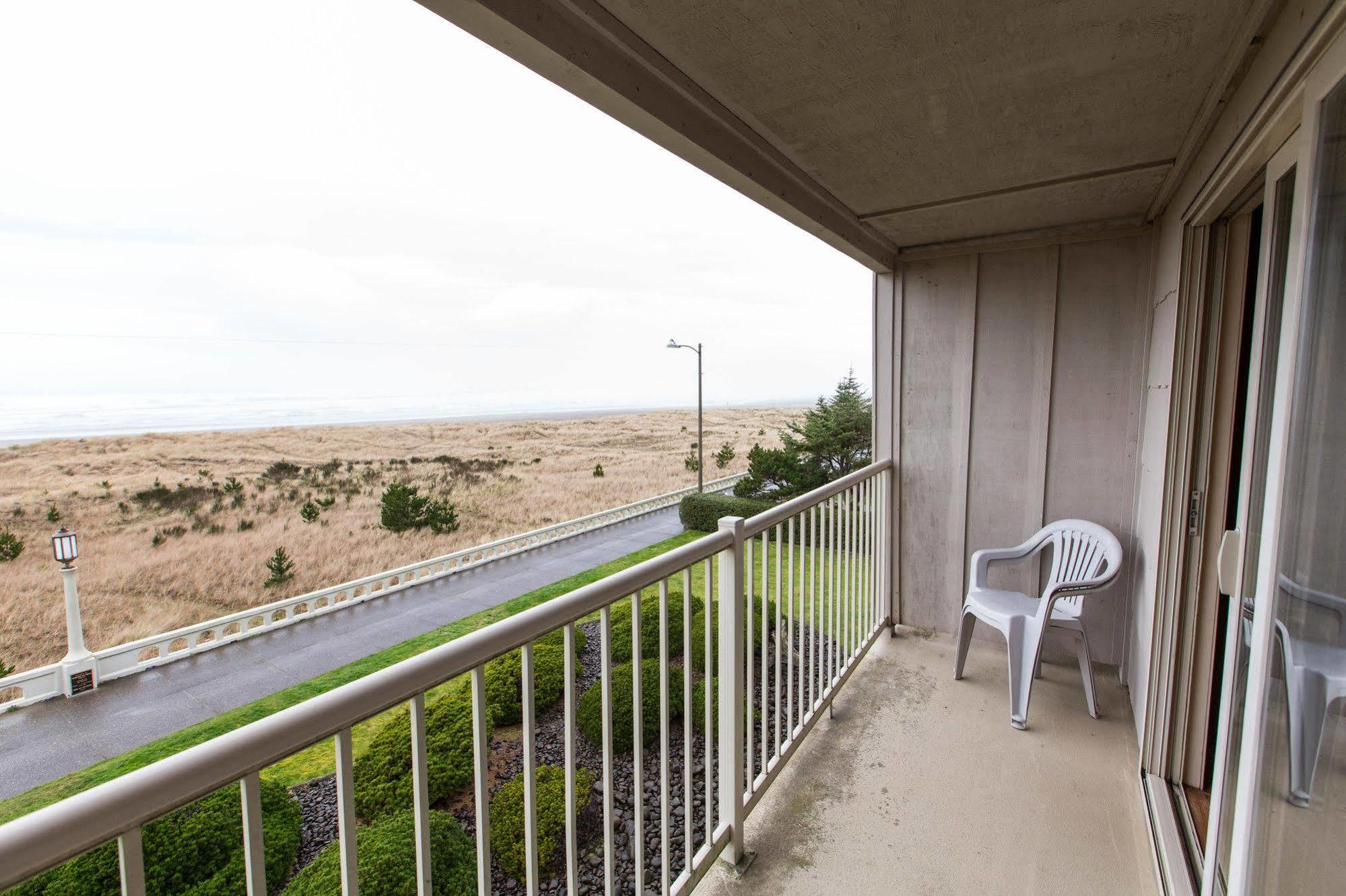 Hi Tide Oceanfront Inn Seaside Exterior foto